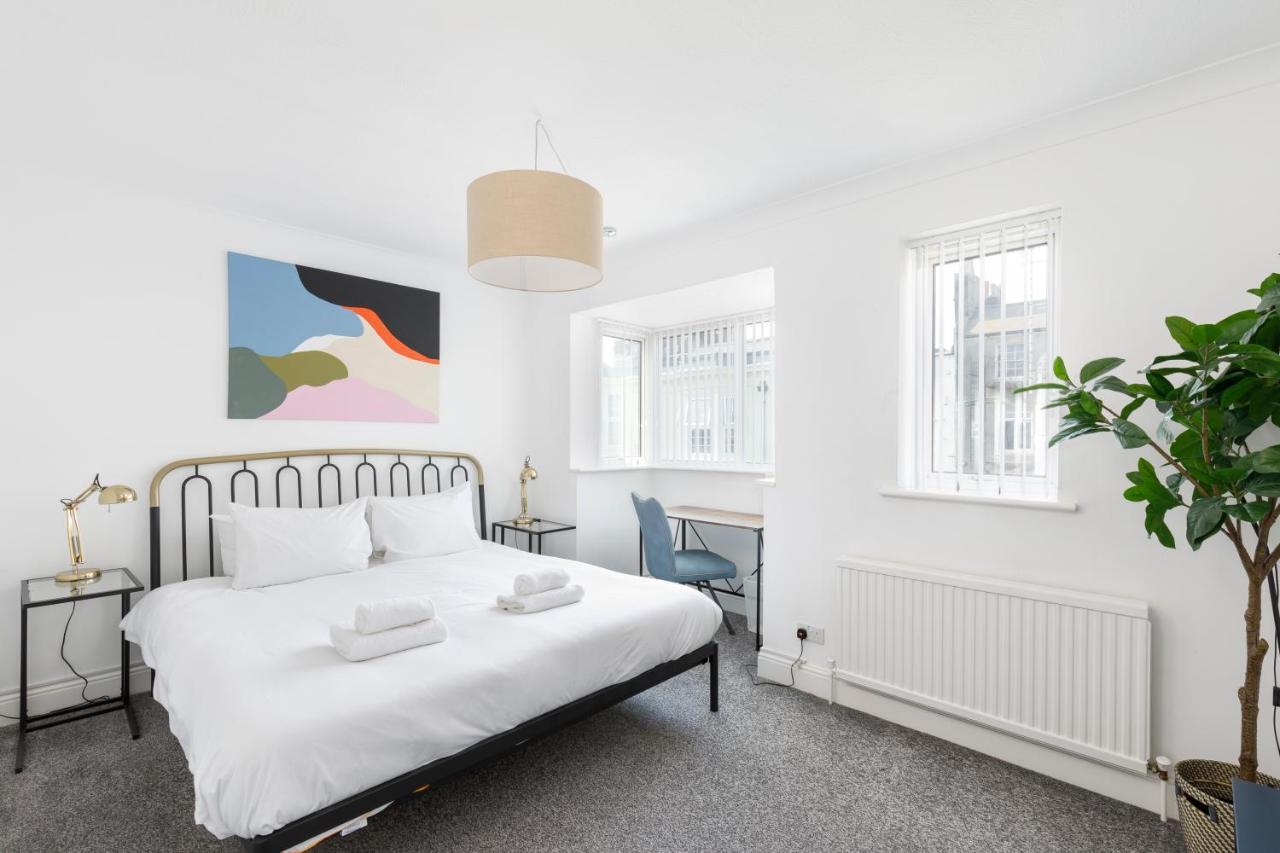 Beachside Retreat 2-Bedroom Gem With Free Private Parking & Outdoor Space Brighton Eksteriør bilde