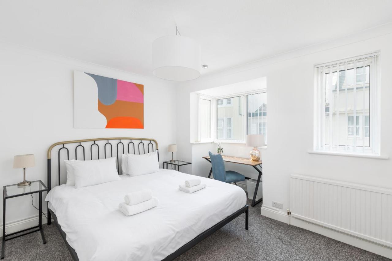 Beachside Retreat 2-Bedroom Gem With Free Private Parking & Outdoor Space Brighton Eksteriør bilde