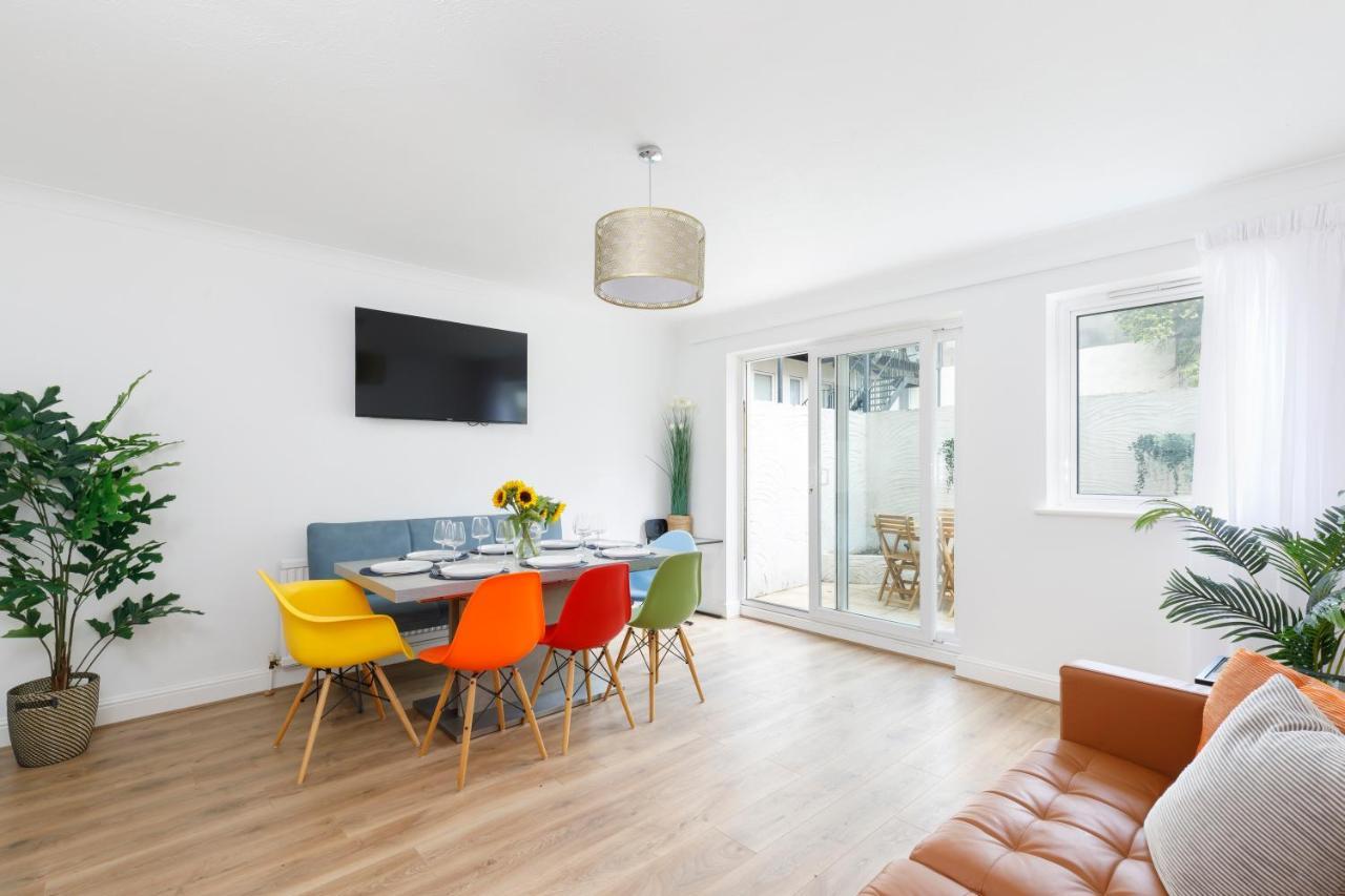 Beachside Retreat 2-Bedroom Gem With Free Private Parking & Outdoor Space Brighton Eksteriør bilde