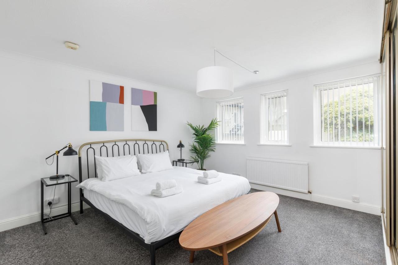 Beachside Retreat 2-Bedroom Gem With Free Private Parking & Outdoor Space Brighton Eksteriør bilde